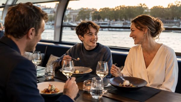 Vivez une expérience gastronomique unique à bord d'un restaurant croisière à Paris